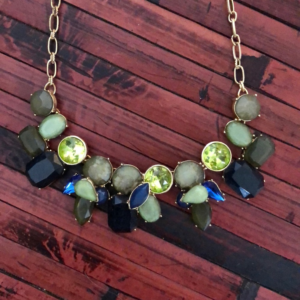 EUC fashion necklace